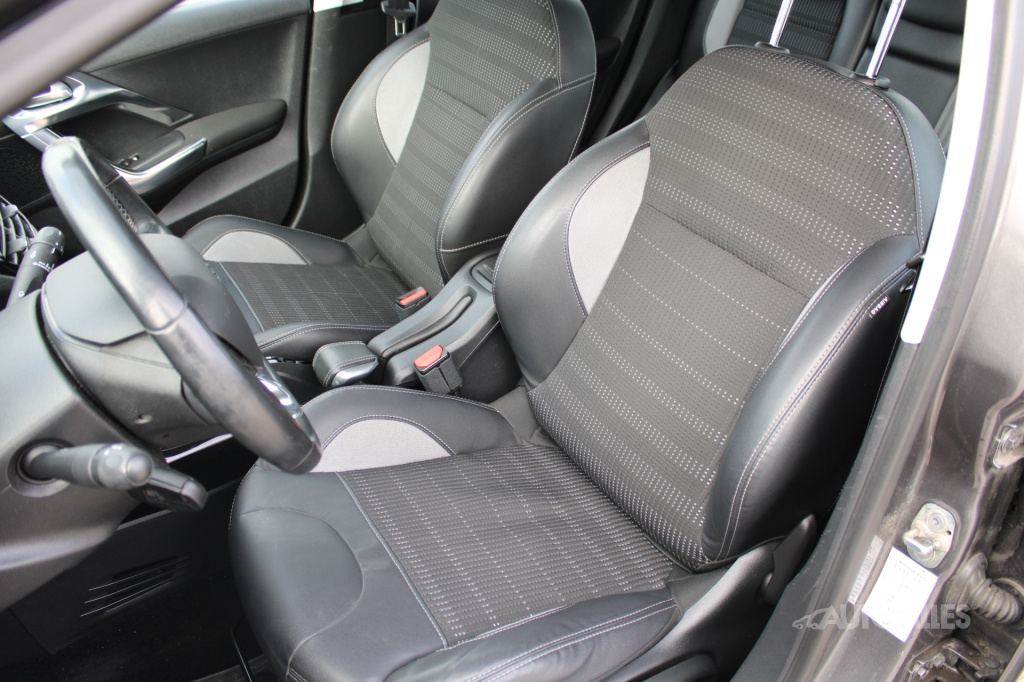 Peugeot 2008 1,2 e-THP 81 kW ALL - 8