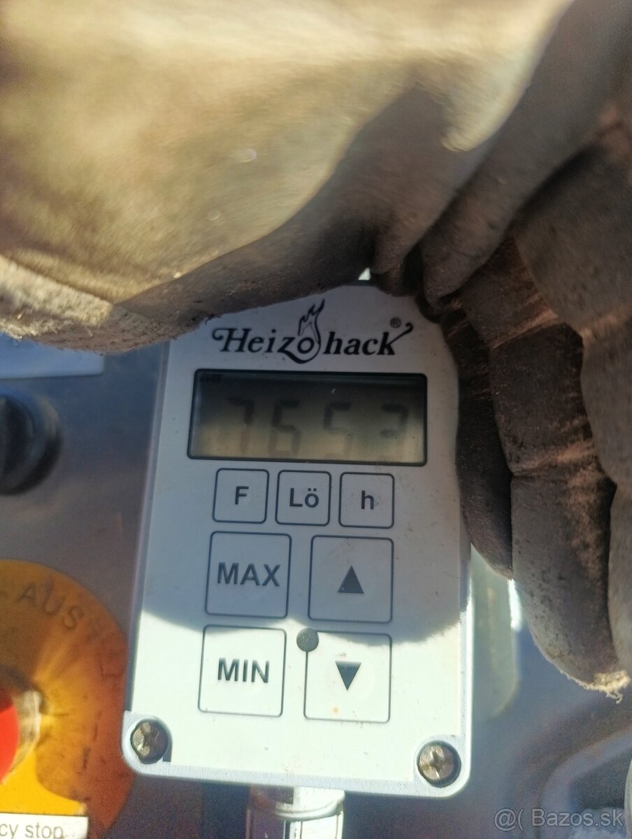 Predám traktor Lamborghoni R8 + štiepkovač heizohack - 8