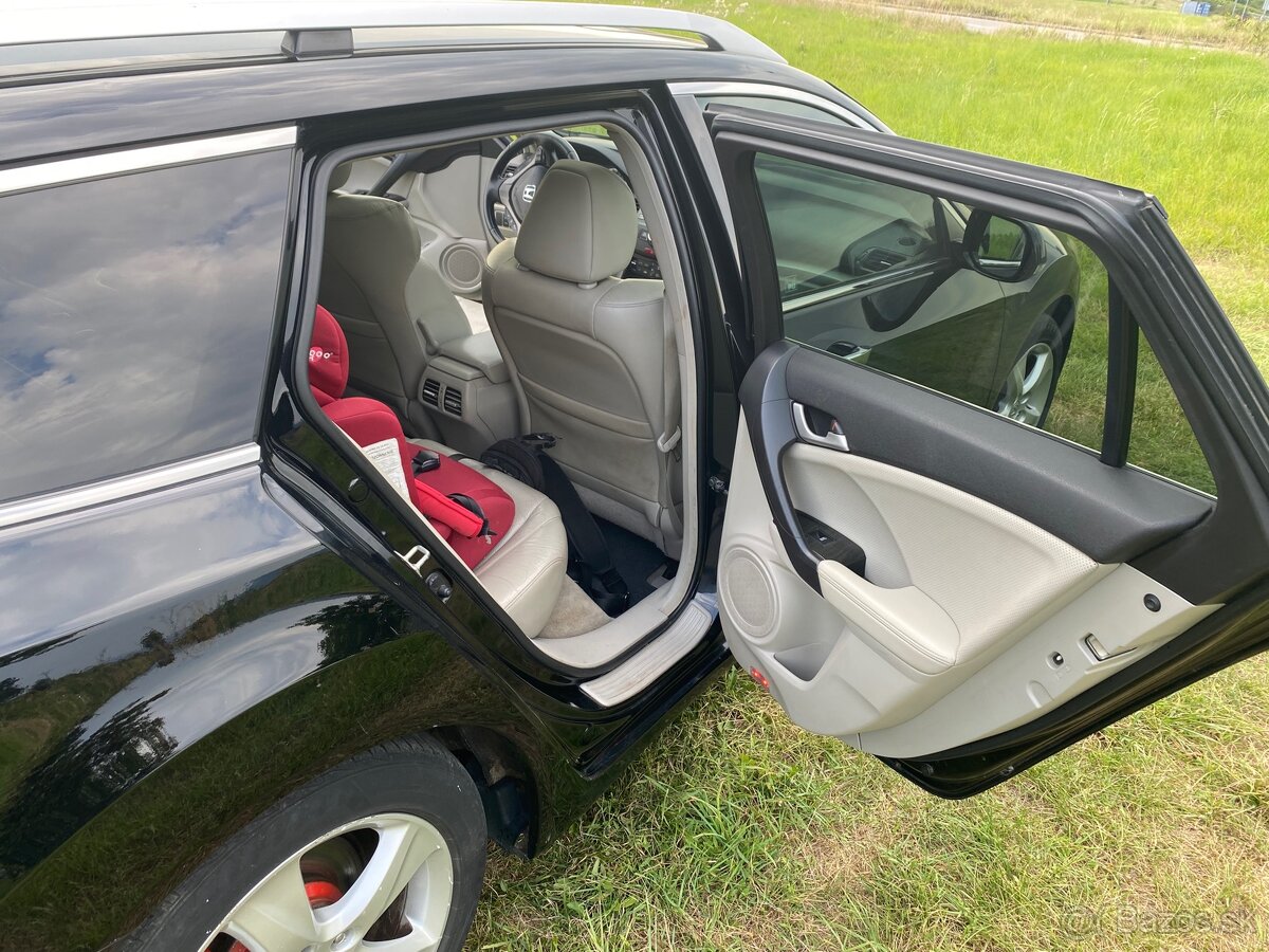 Predám Honda 2,2diesel Accord tourer 2010 - 8