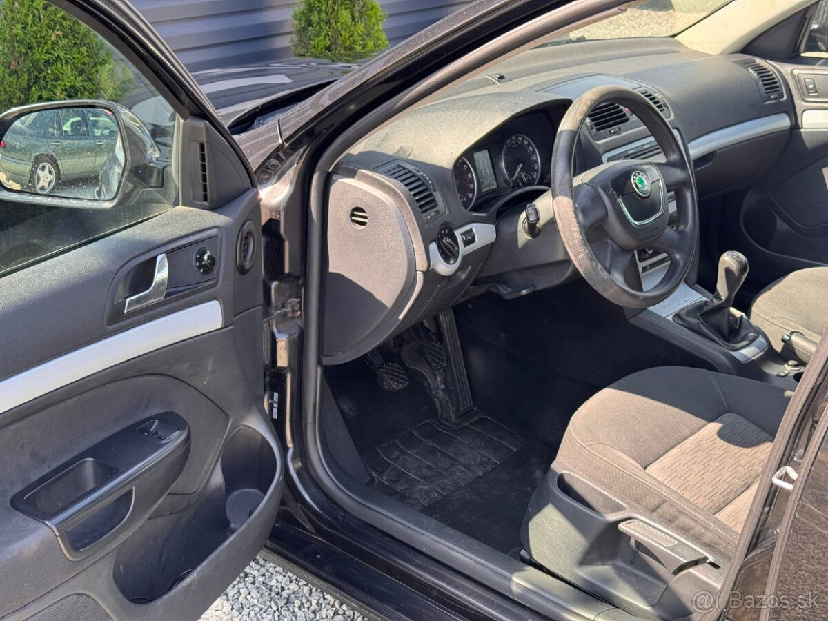 Škoda Octavia Combi 1.6 TDI CR DPF Classic - 8