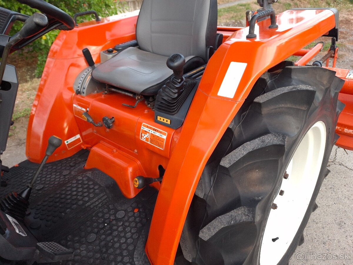 Malotraktor KUBOTA GL260 - 8