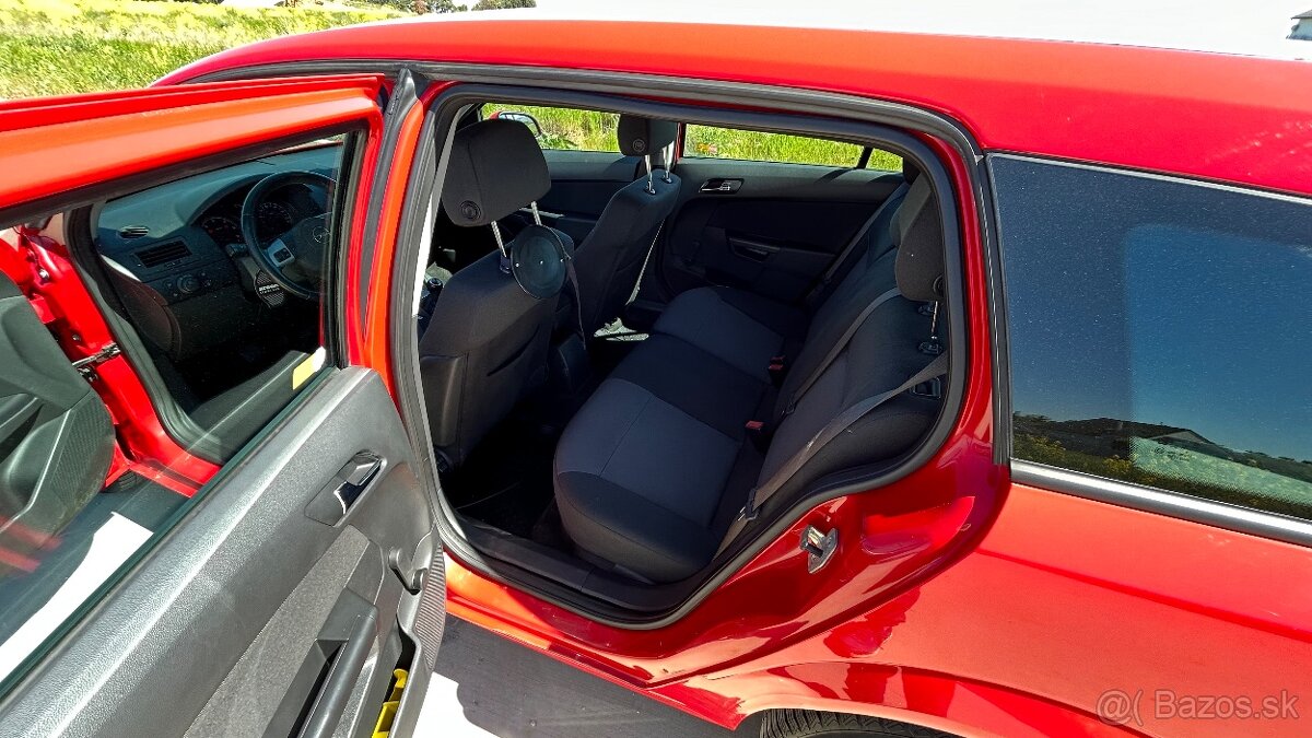 Opel Astra H kombi 1.7 CDTI 81kW - 8