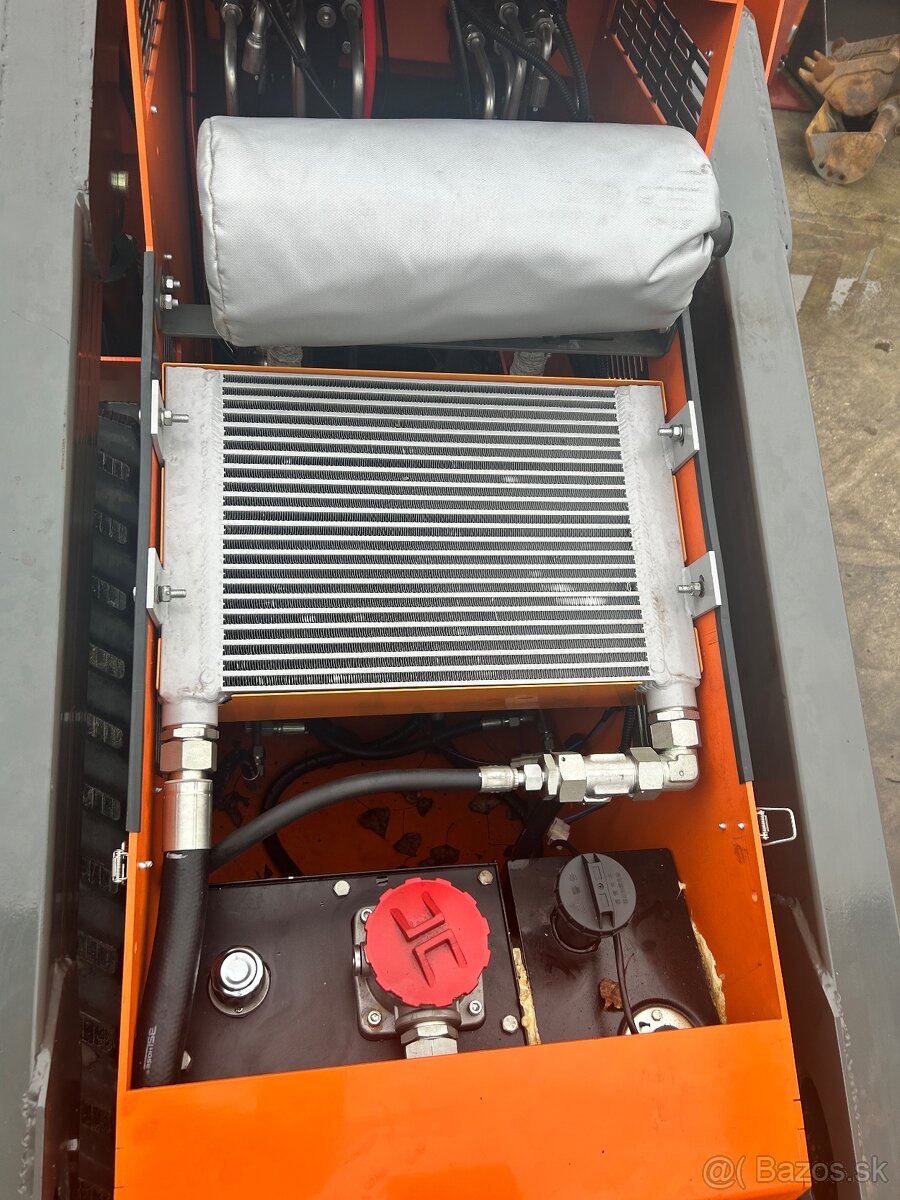 Mini nakladač Bager HRC 700 - 8