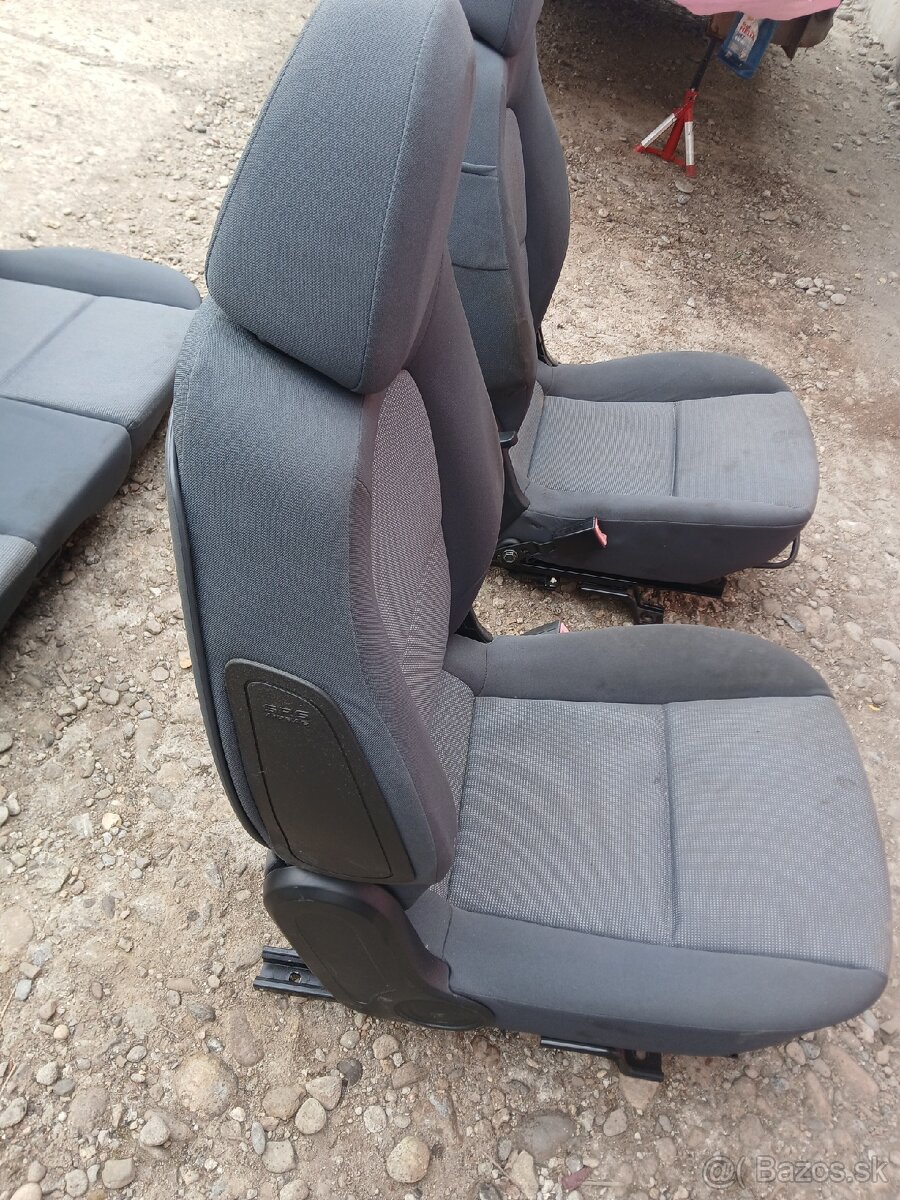 Mitsubishi Colt CZ3- sedačky - 8