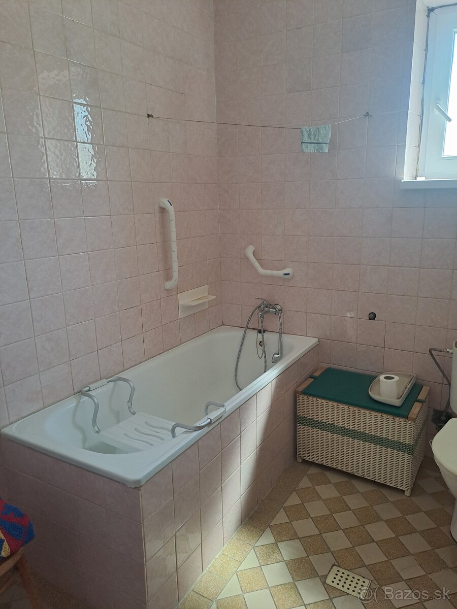 RODINNÝ DOM NA ZOBORI V NITRE - 8
