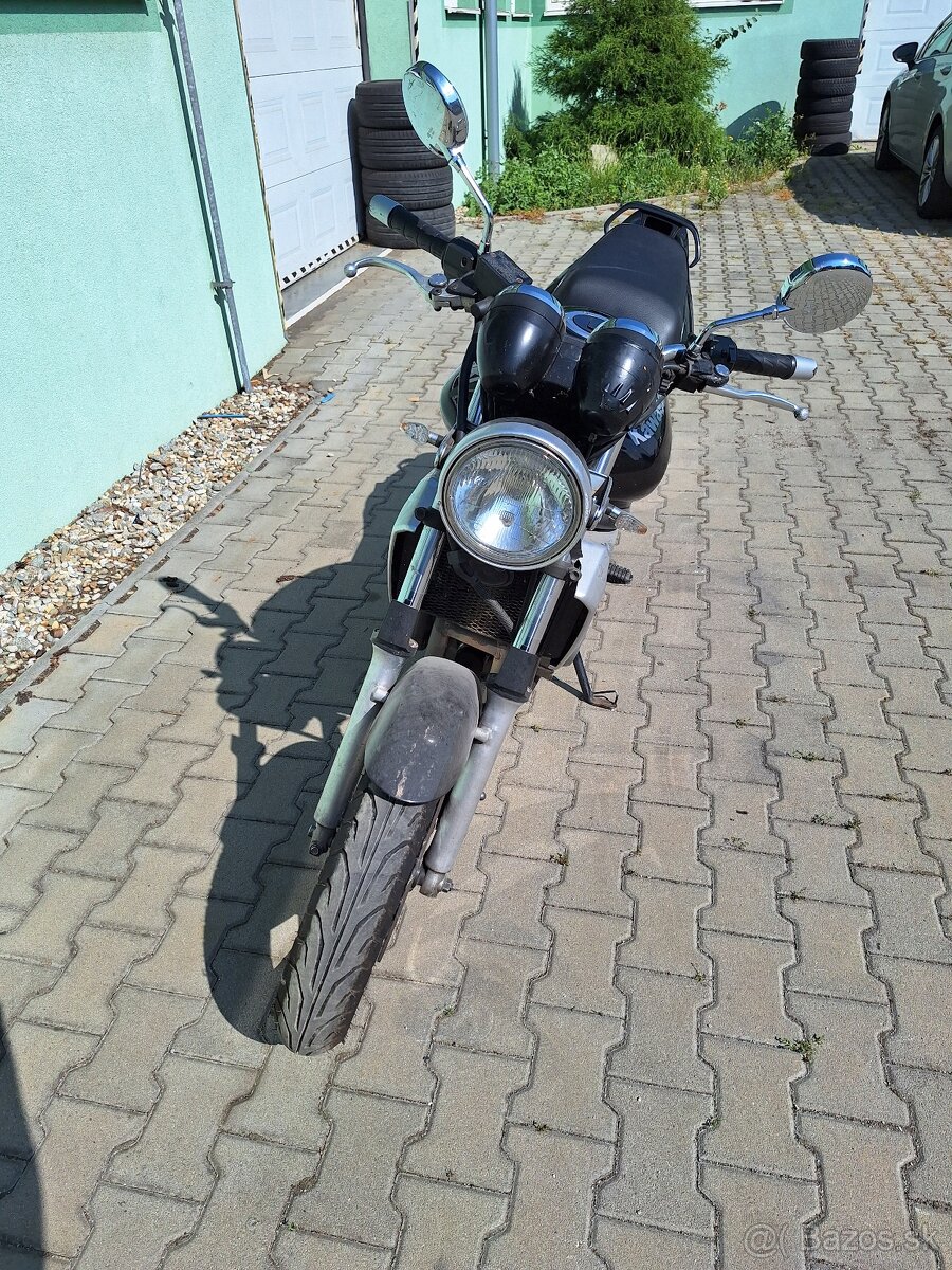 Kawasaki ER500 - 8