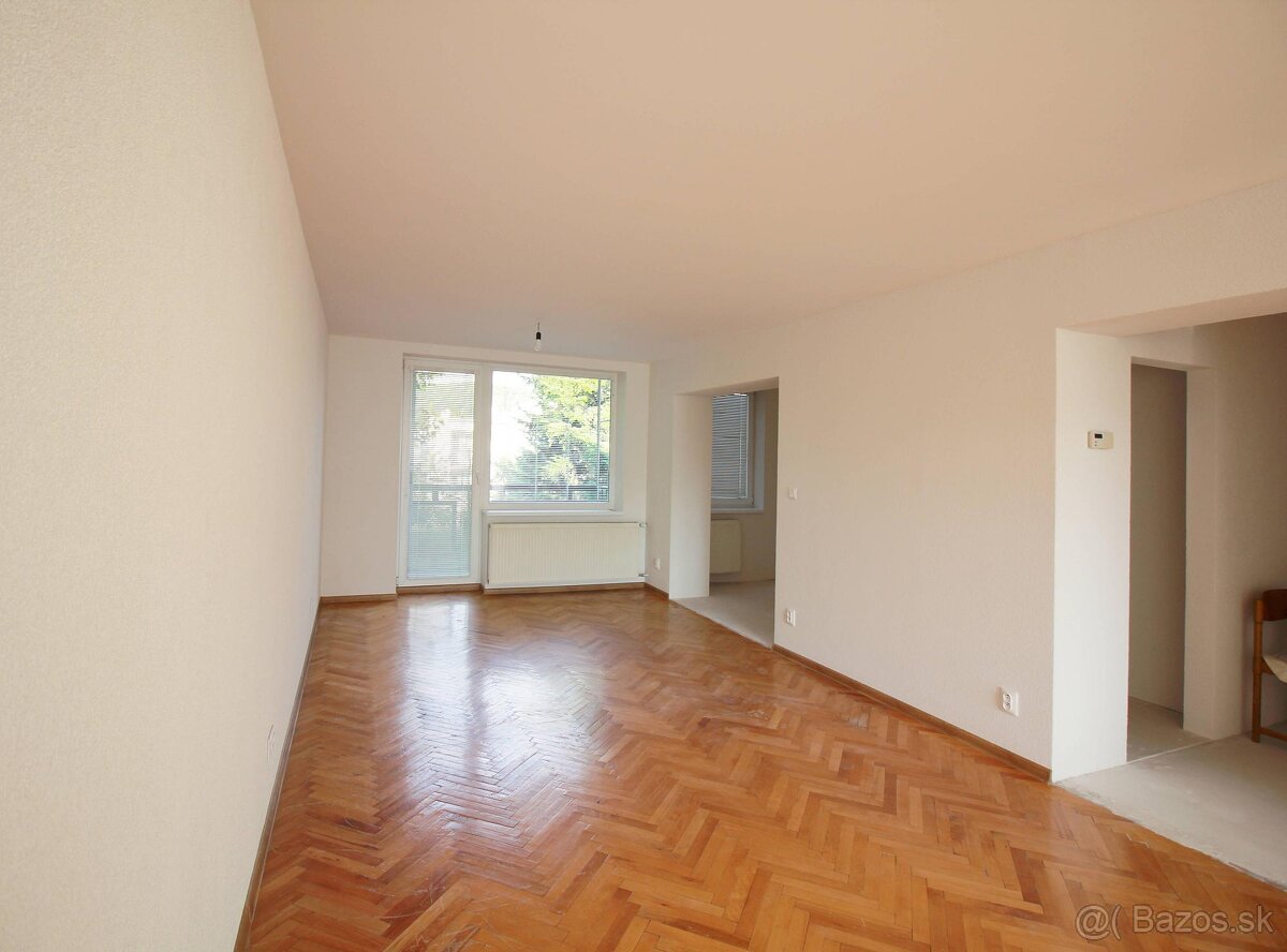 Exluzívny byt v tichej časti mesta Žiar nad Hronom s gar? - 8