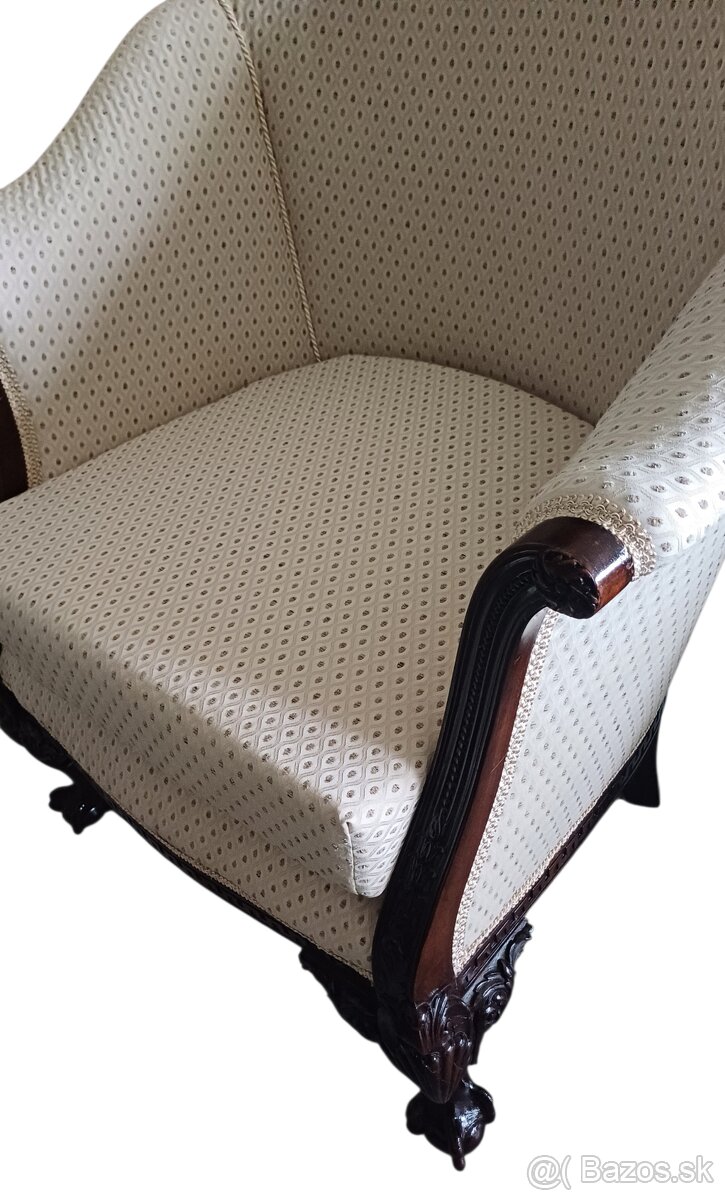 Staroẓ̌itné kreslo - 8