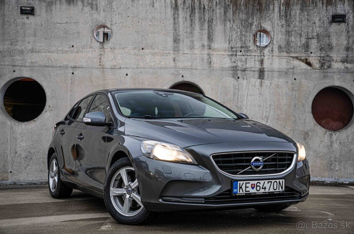 Volvo V40 T2 1.6L Momentum - 8