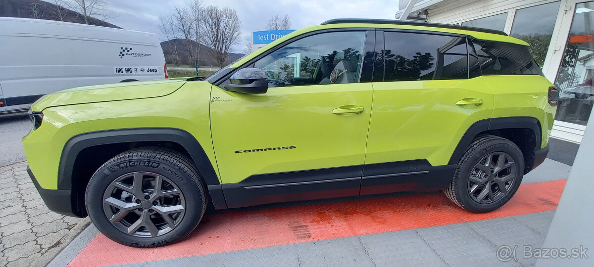 Nový Jeep Compass e-Hybrid 145k 6DCT - 8