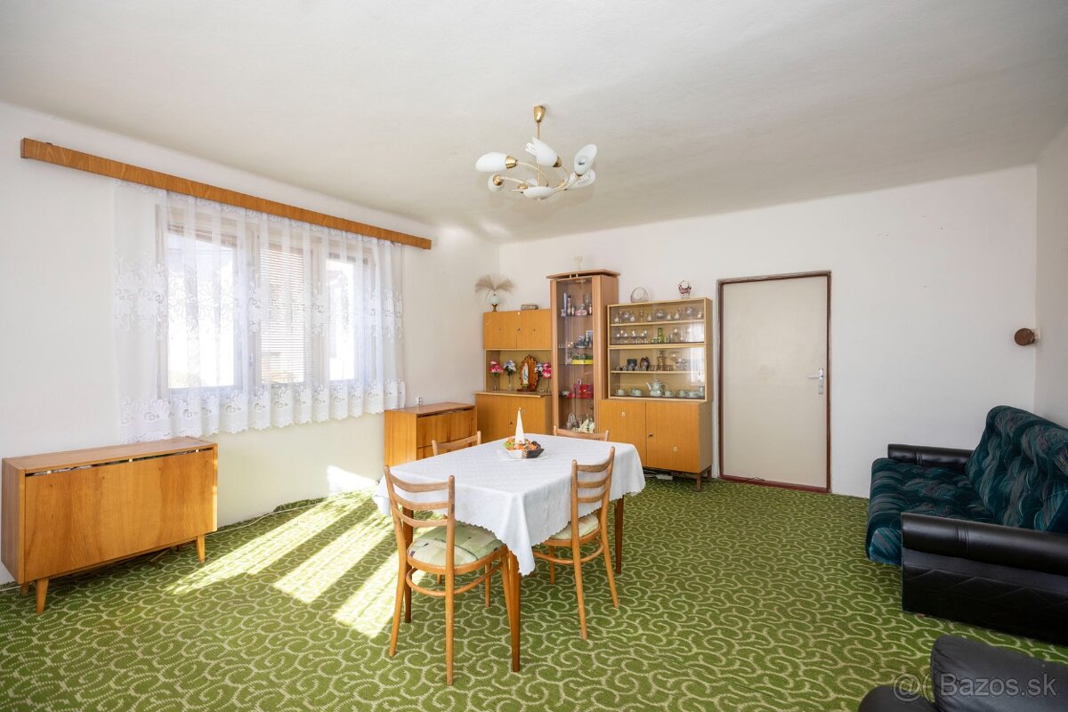 Rod. dom s mega miestnosťou (bar, krb, posedenie), Pohorelá - 8