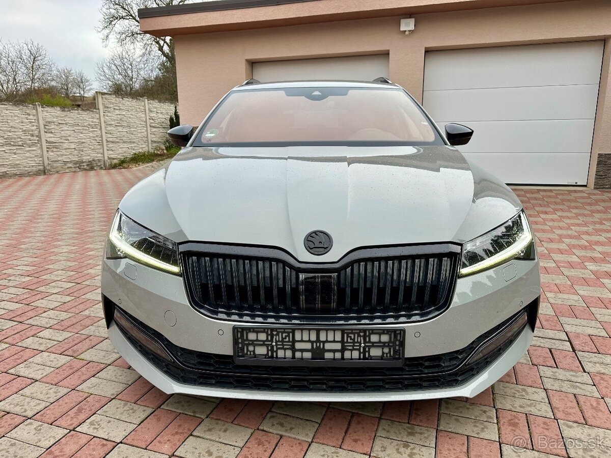 Škoda Superb Combi 2.0 TSI 200kW Sportline 4x4 DSG - 8
