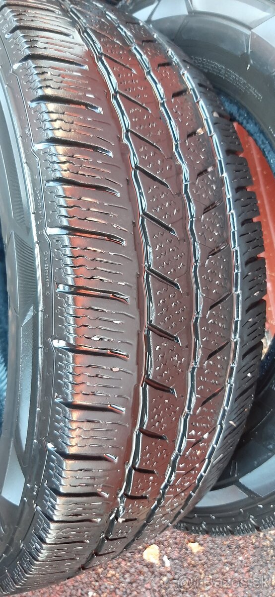 CONTINENTAL 235/65 r16c - 8