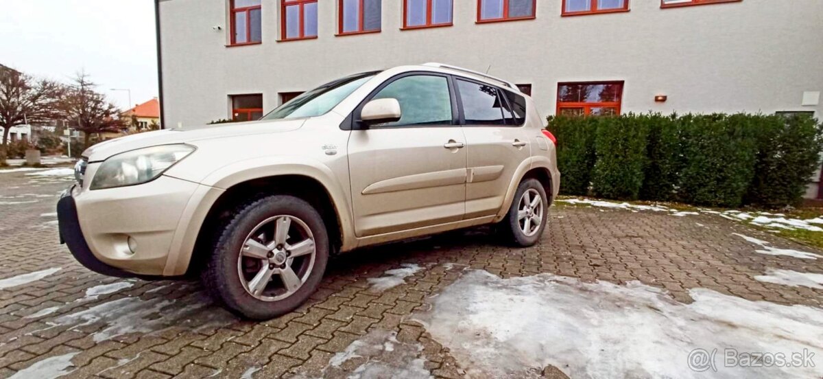Toyota Rav 4 - 8