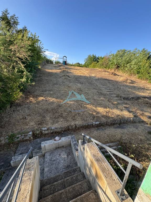 Predám vinicu s chatkou v Šahách – ideálne miesto pre oddych - 8