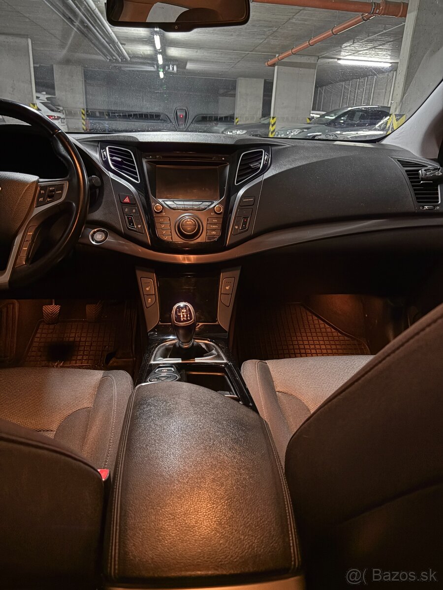 Hyundai i40 CW 1.6 GDi Premium SR - 8