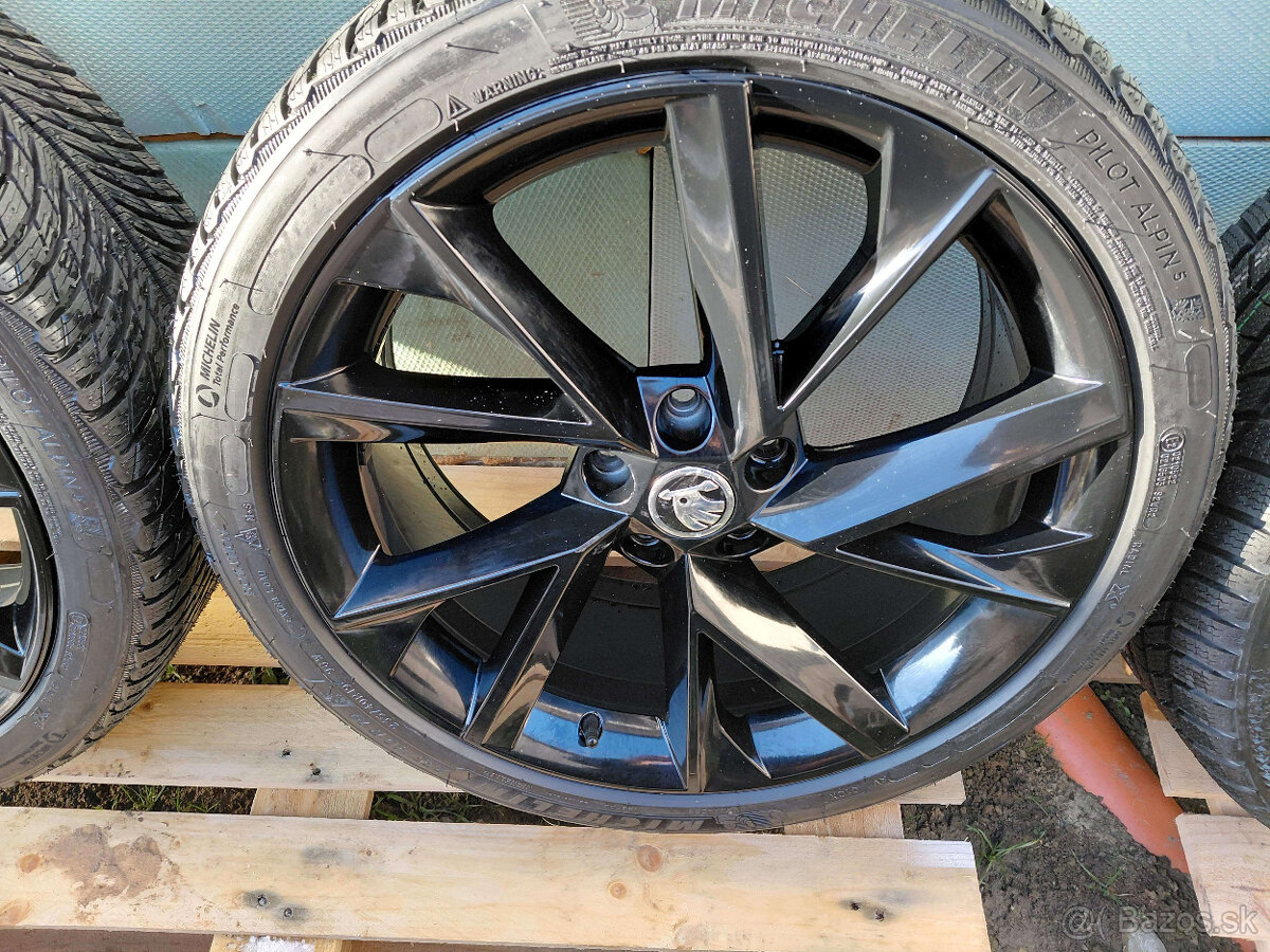 19" zimne Skoda Superb 235/40R19 - 8