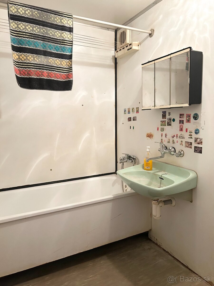 RFReality ponúka 2 izbový v Sásovej - 8