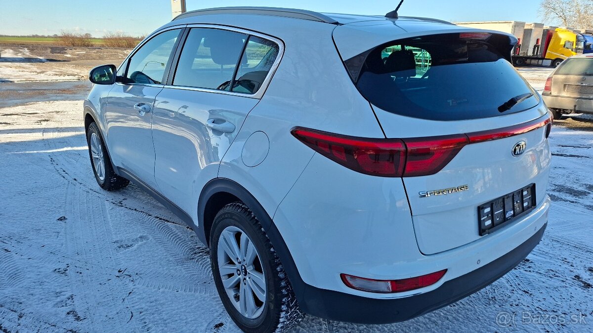 KIA SPORTAGE 1.6 GDI.2WD - 8