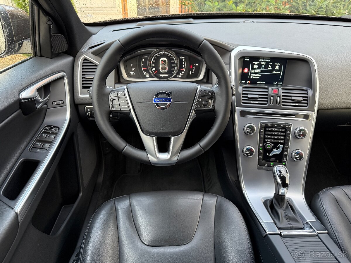 Volvo XC60 D5 2.4L Summum Geartronic AWD - 8