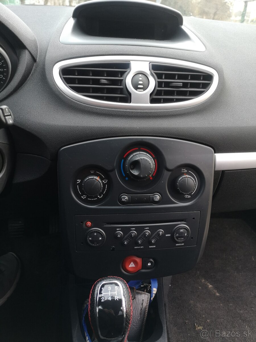 Renault clio - 8