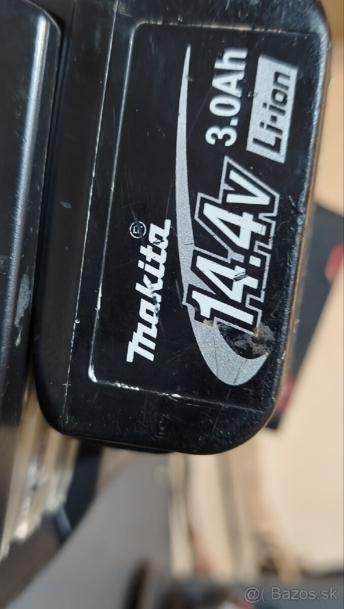 Makita DMR 200 - 8