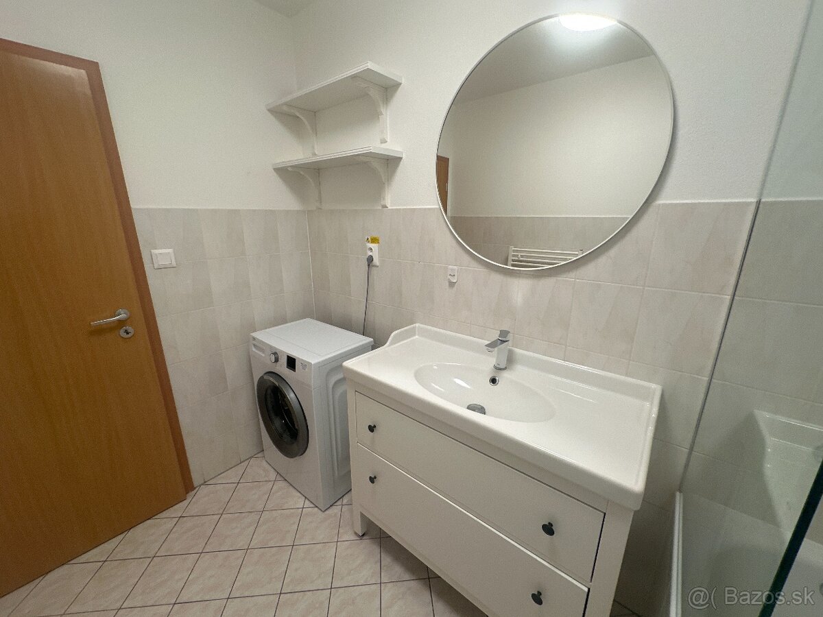 Prenájom moderného, zariadeného 3-izbového bytu Južná ul. - 8