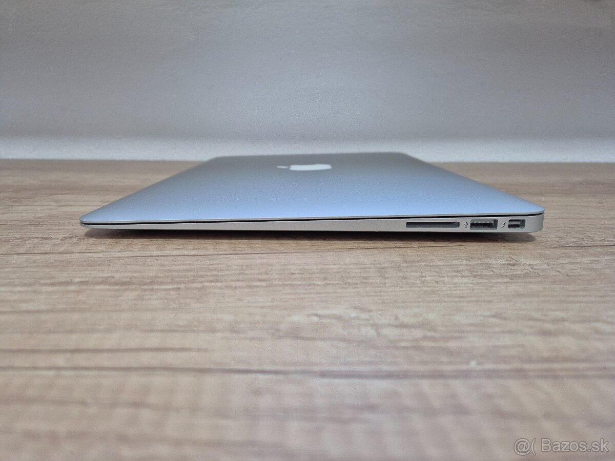 MacBook Air (13-inch, 2017) /Intel Core i5/8GB RAM/128GB SSD - 8