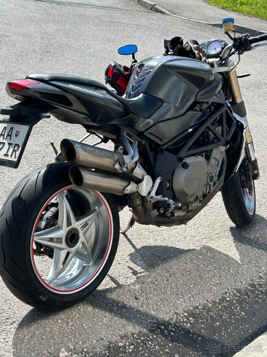 MV Agusta Brutale 750 - 8