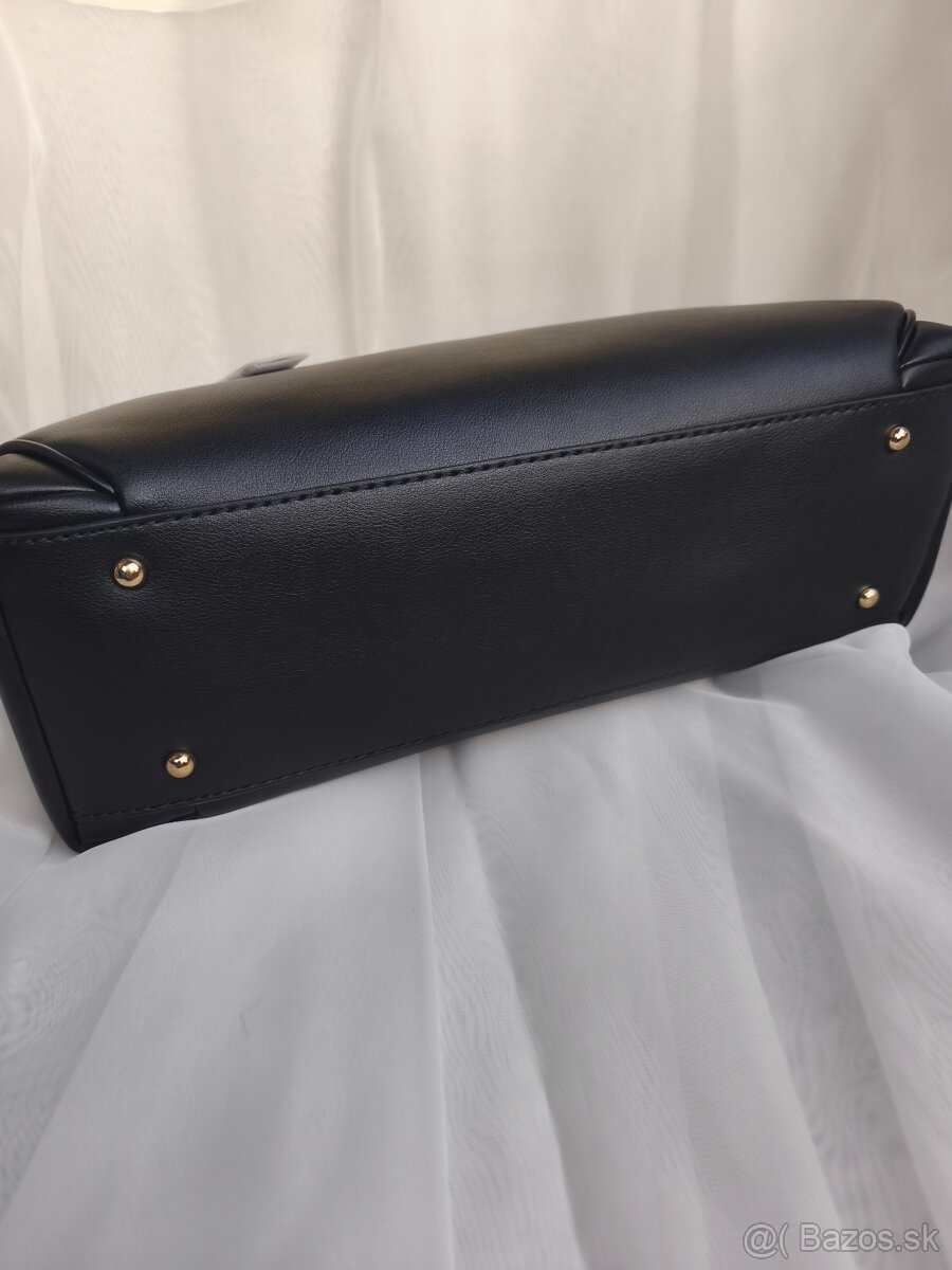Čierna kabelka zn. Guess - 8