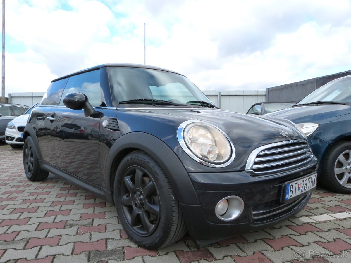 Mini One 1,6i 70kW M6 elektrická panoráma - 8