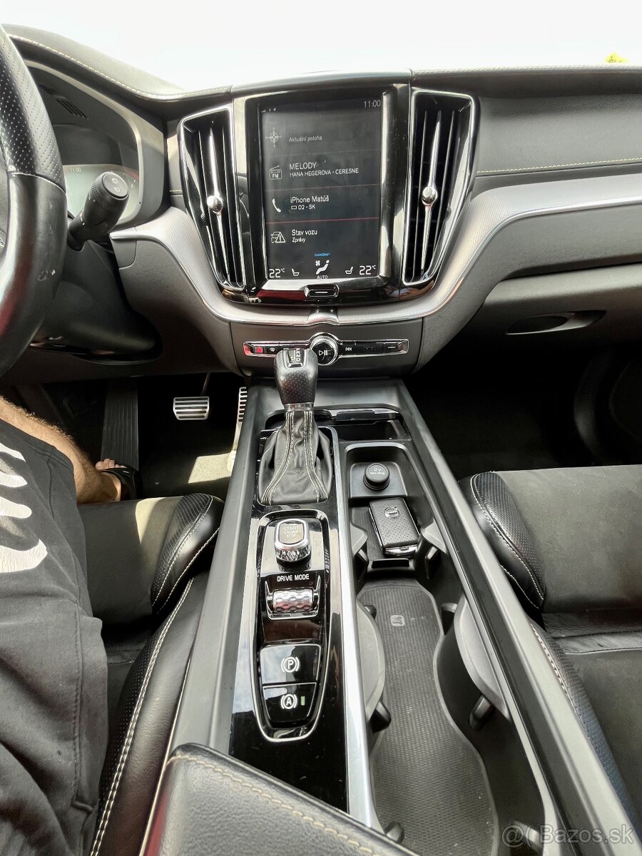 Volvo XC60 D4 R-Design AWD - 8