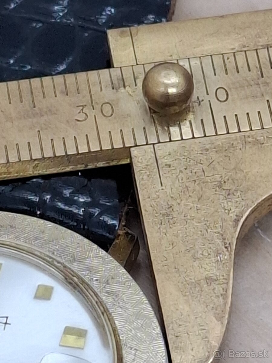 Predám funkčné Švajčiarske hodinky HELSA 17 jewels Antimagne - 8