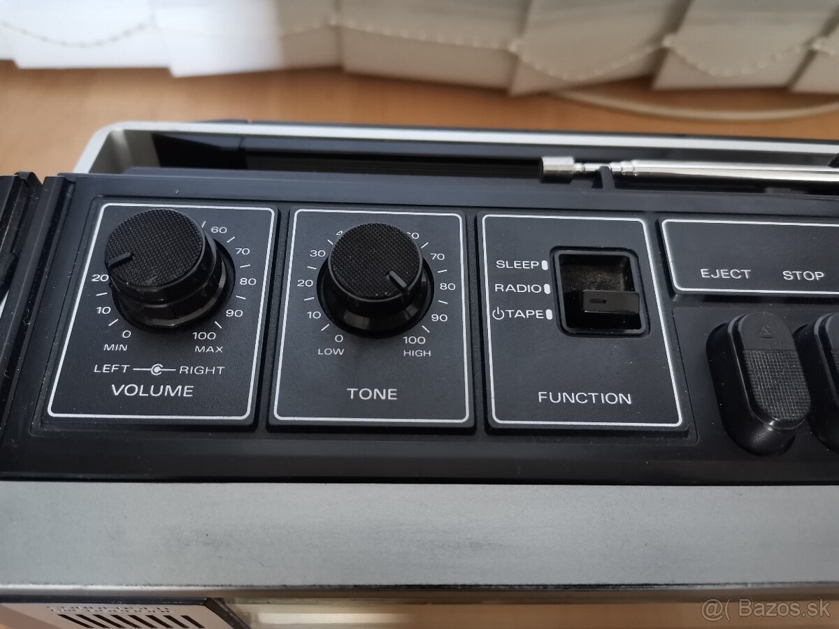 RÁDIOMAGNETOFON SANYO M-4200LU - 8