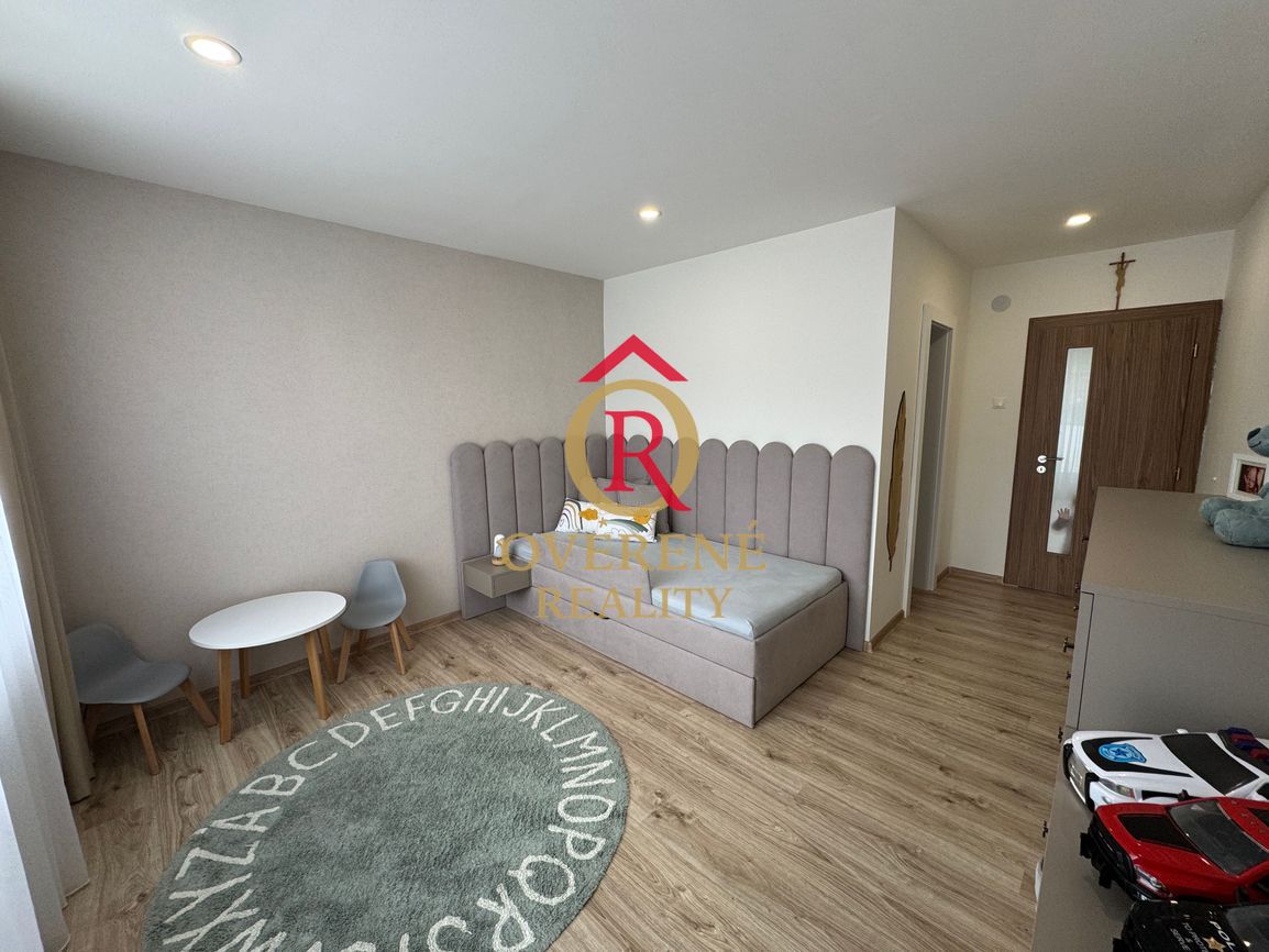 NA PREDAJ : Luxusný, kompletne zariadený rodinný dom – Ivach - 8