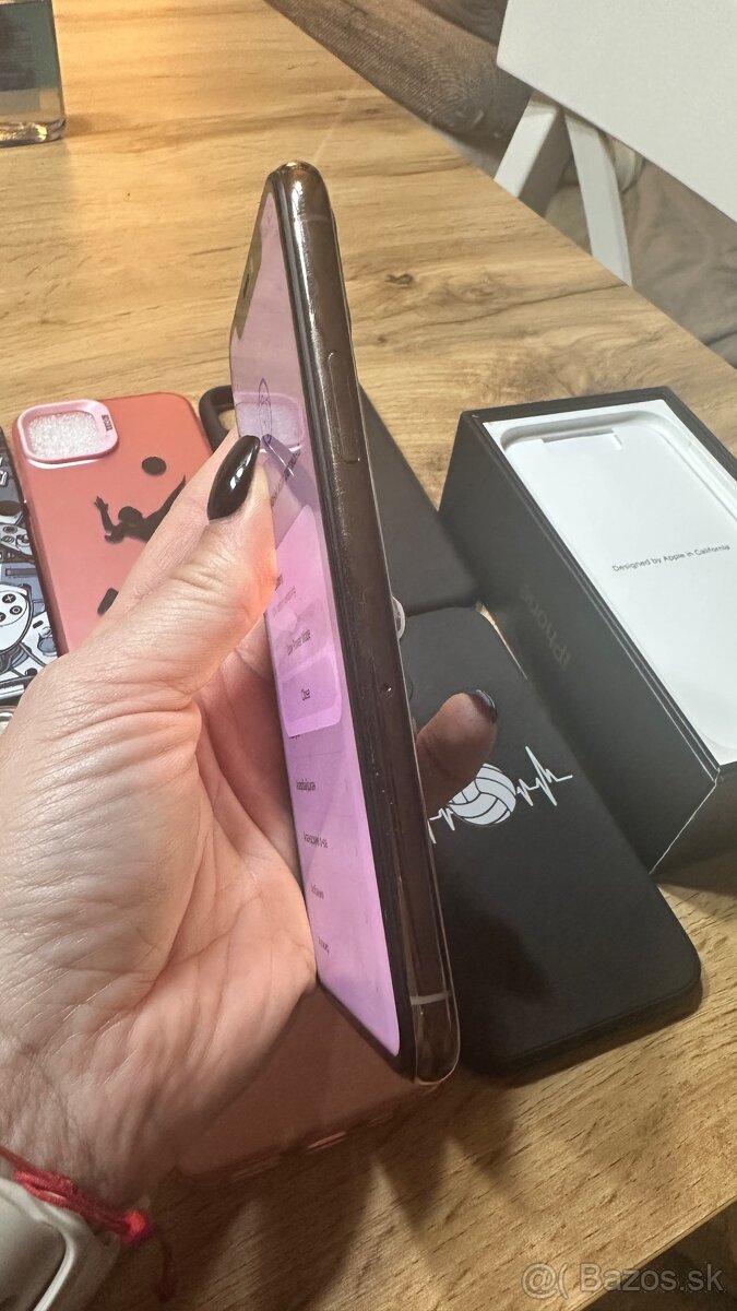 Predám iPhone 11pro gold 256GB - 8