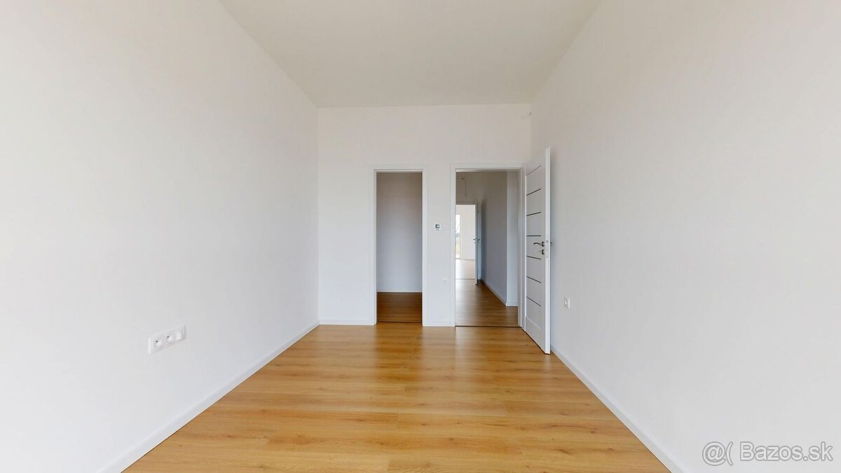 REZERVOVANÉ PINK Reality Na prenájom moderný 3-izbový byt v - 8
