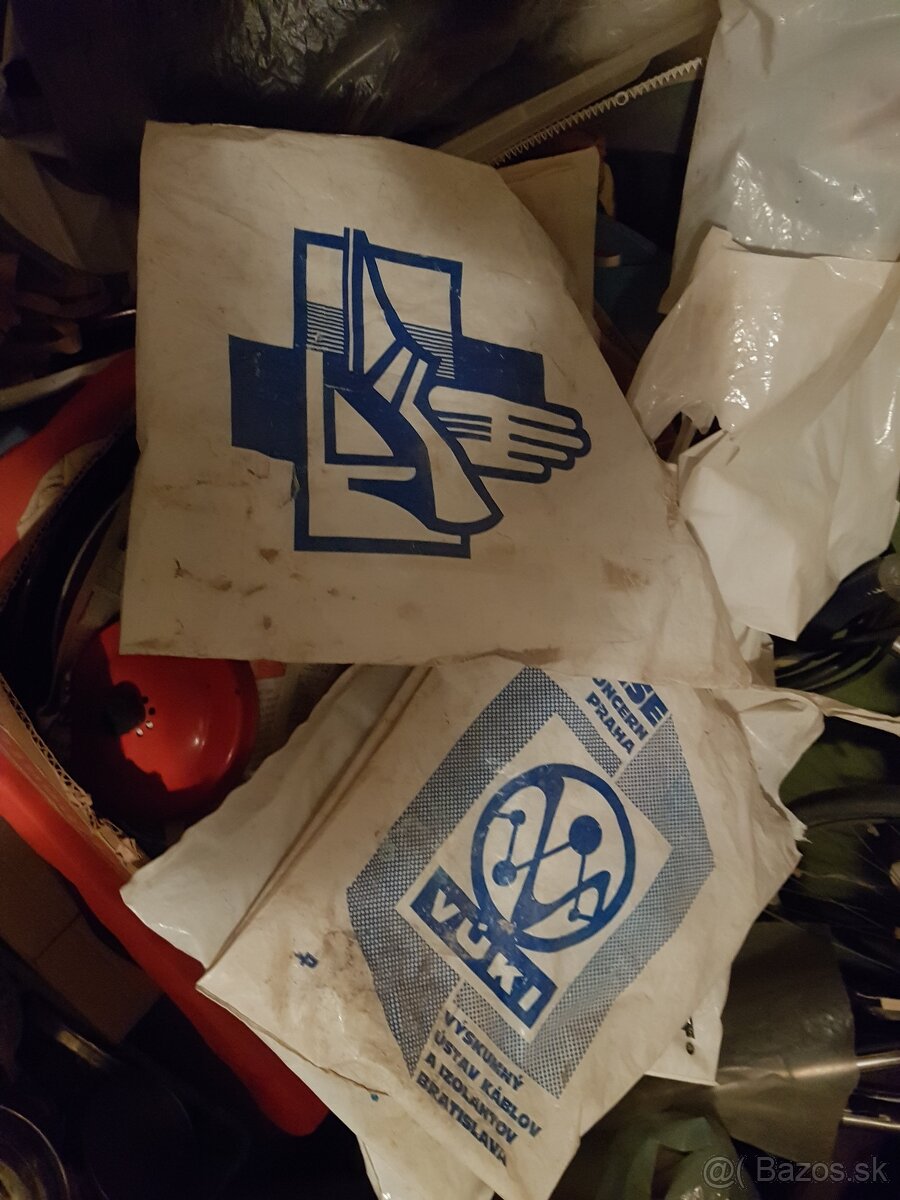 predam stare zapalkove krabicky igelitky, plechove krabicky - 8