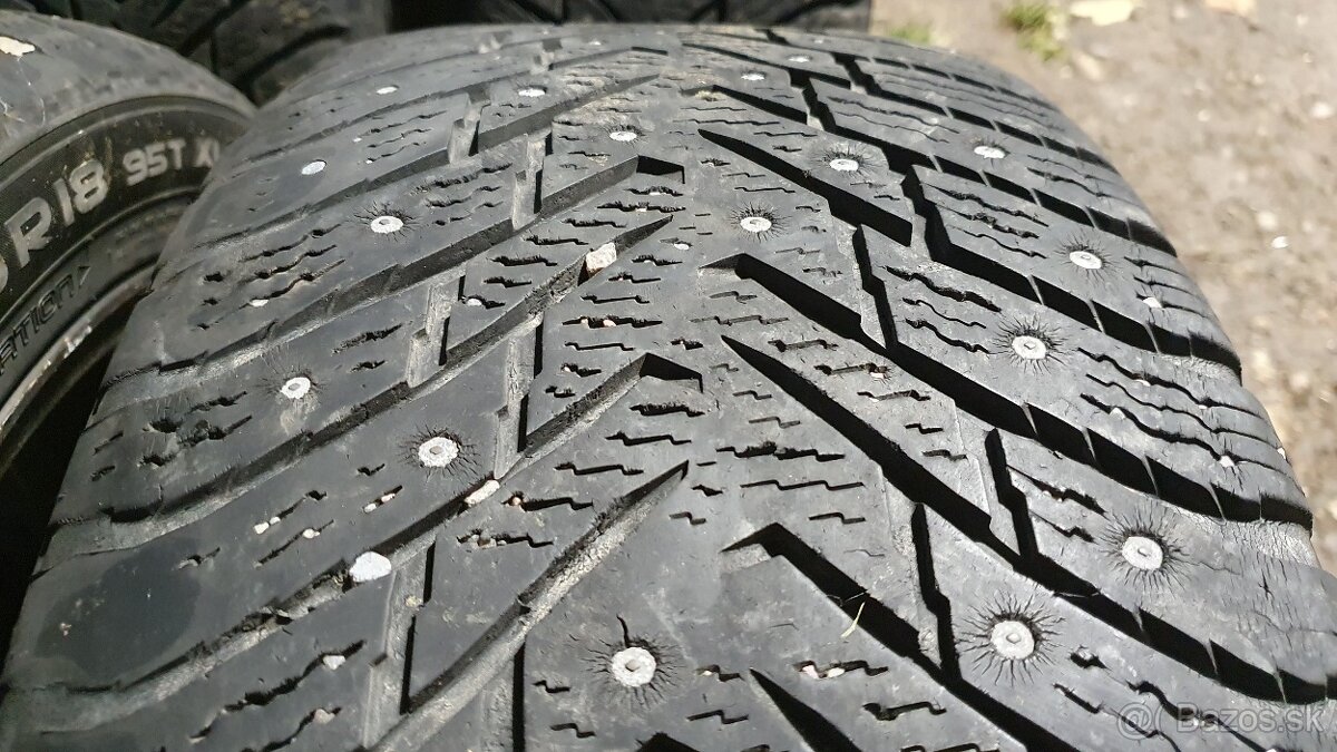 Zimné pneu 225/45 R18 s hrotmi 4KS - 8