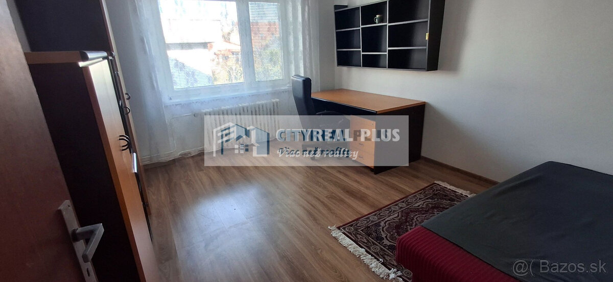 Ponúkame na prenájom 6 izbový rodinný dom v Nových Zámkoch z - 8