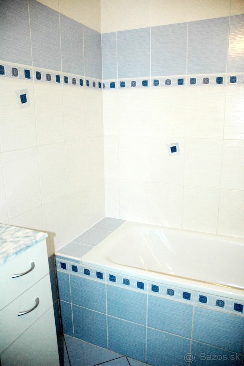 BÁNOVCE NAD BEBRAVOU - 3 izbový byt /Cyrila a Metoda/ 63 m2 - 8