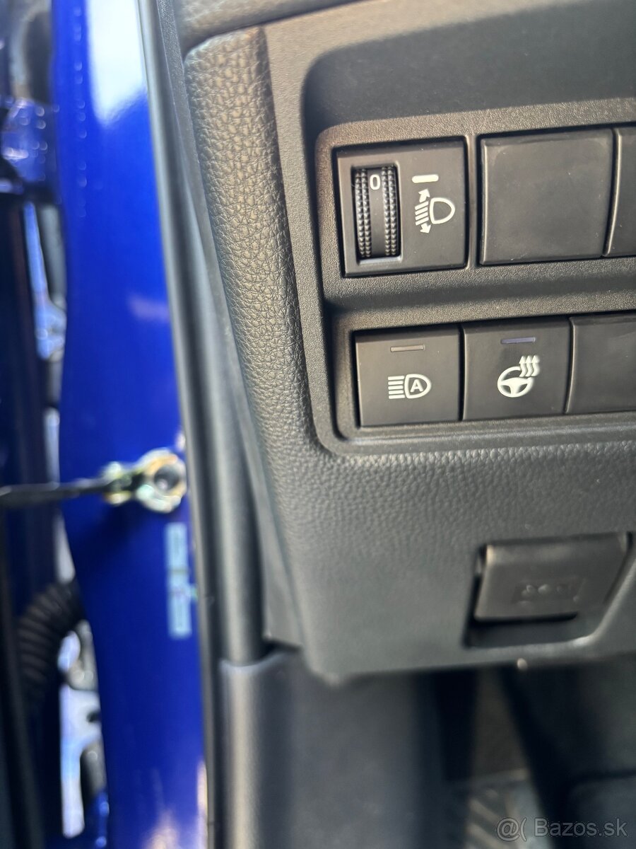 Yaris Hybrid 2025 executive - 8