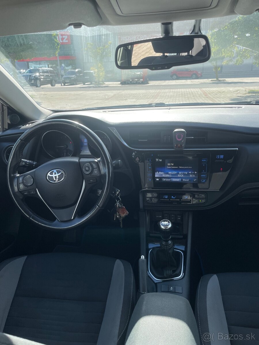 Toyota auris 1.2 turbo - 8