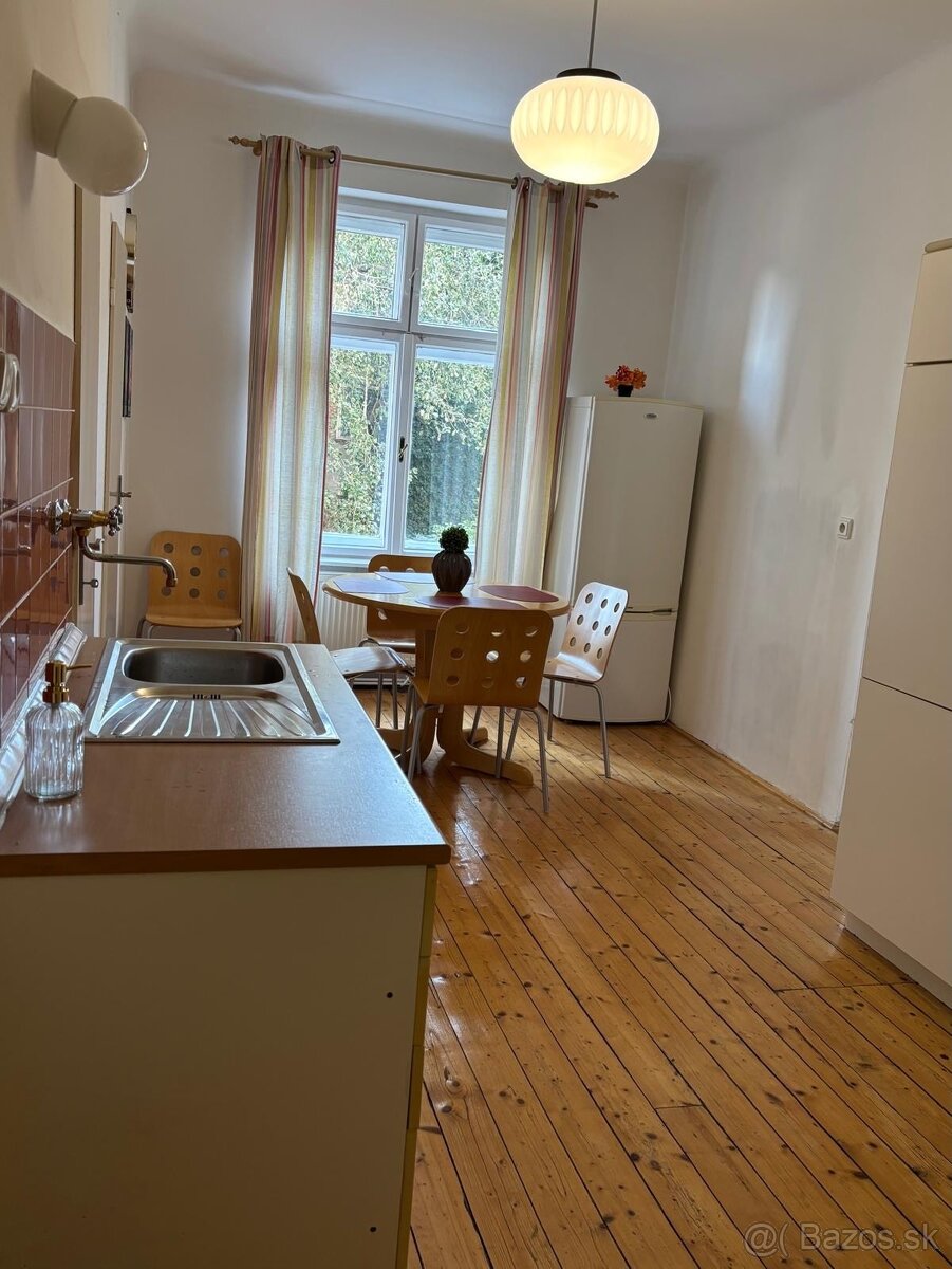 2 izb. historický byt Medená 10 Bratislava - 8