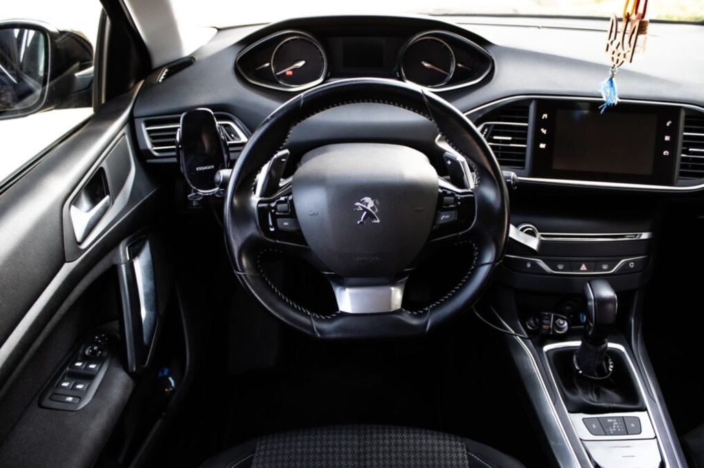 Peugeot 308 SW 2019 - 8