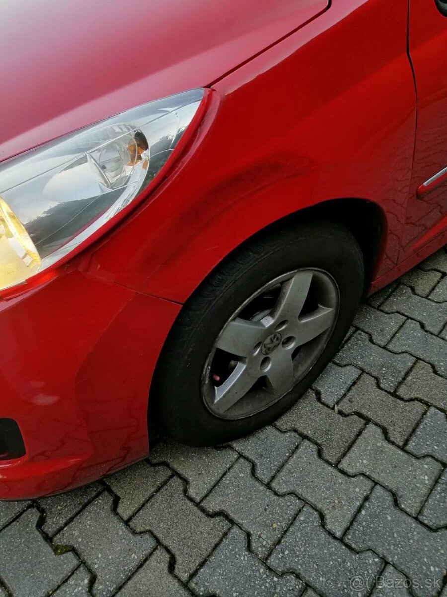 Peugeot 207 - 8