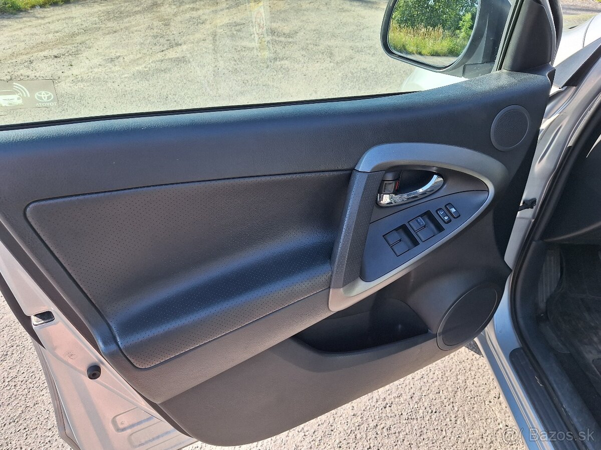 Toyota RAV4 2.2 D-4D 110kW 4x4 - 8