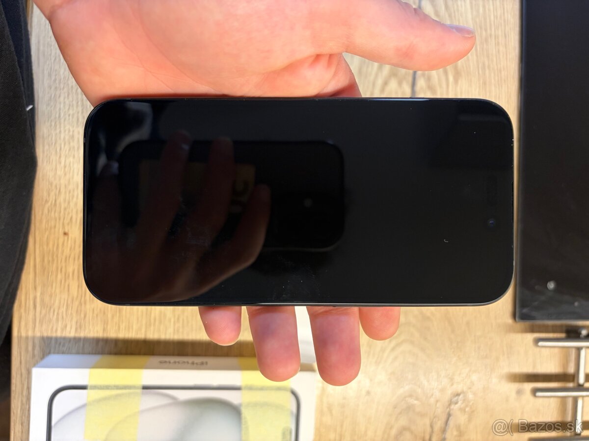 iPhone 15 256GB - 8