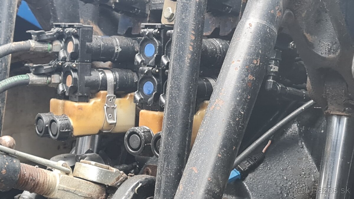 Predám traktor New Holland T7.250 - 8