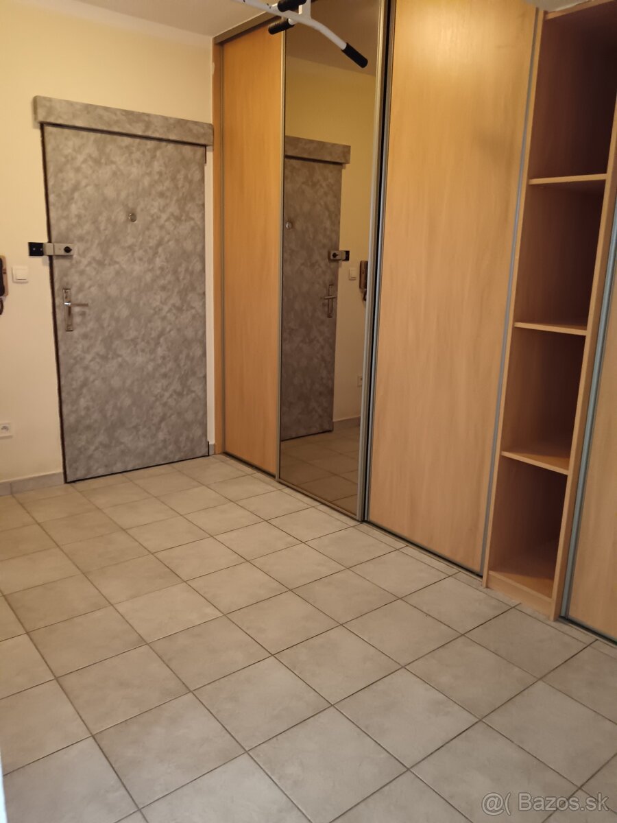 Na prenájom 2-izbový byt s balkónom – Bebravská ul., Vrakuňa - 8